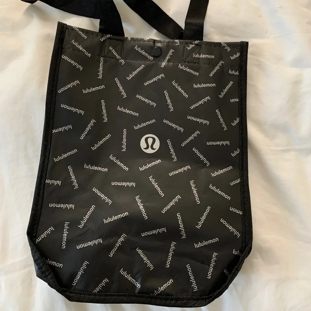 lululemon athletica | Other | New Lululemon Reusable Shopping Gift Bag Lunch Tote 22 Holiday Shopper Black | Poshmark lululemon athletica | Other | New Lululemon Reusable Shopping Gift Bag Lunch Tote 22 Holiday Shopper Black | Poshmark